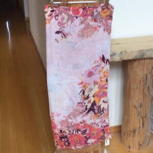 NWT Collection 18 Floral Pink and Orange Scarf